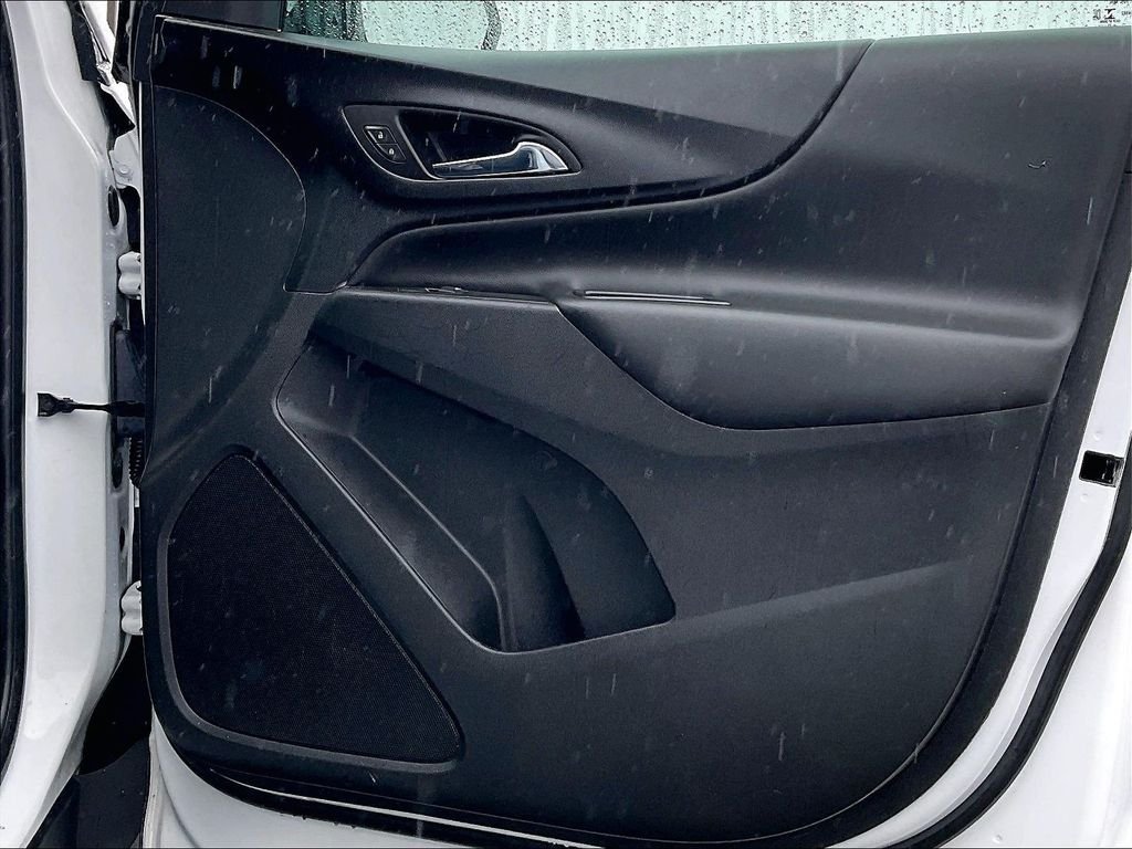 Used 2022 White Chevrolet LT image 11