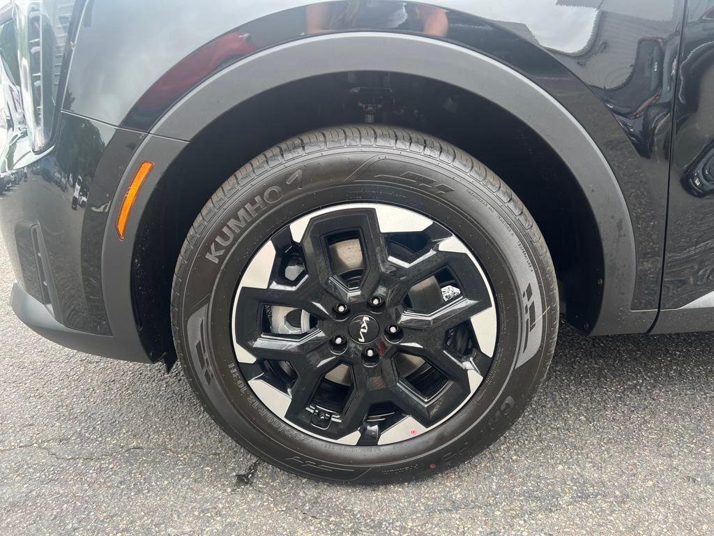 2025 Kia Sorento S - Photo 12
