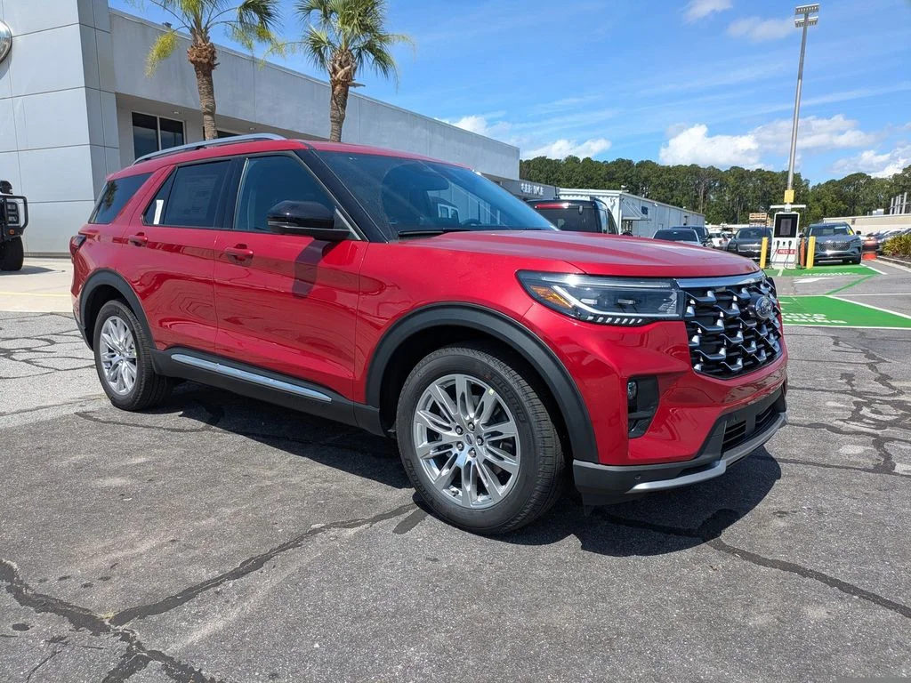 New 2026 Rapid Red Metallic Tinted Clearcoat Ford Platinum image 2