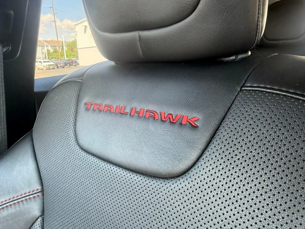 Used 2022 White Jeep Trailhawk image 31