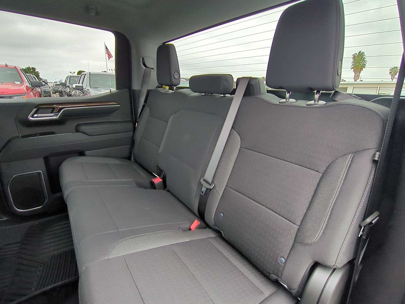 New 2026 Summit White Chevrolet LT (2FL) image 24