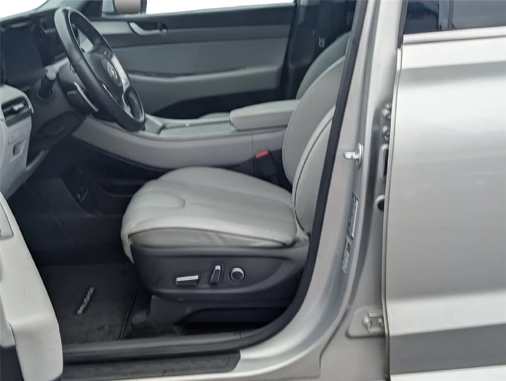 Used 2024 Typhoon Silver Hyundai SEL 7P image 13