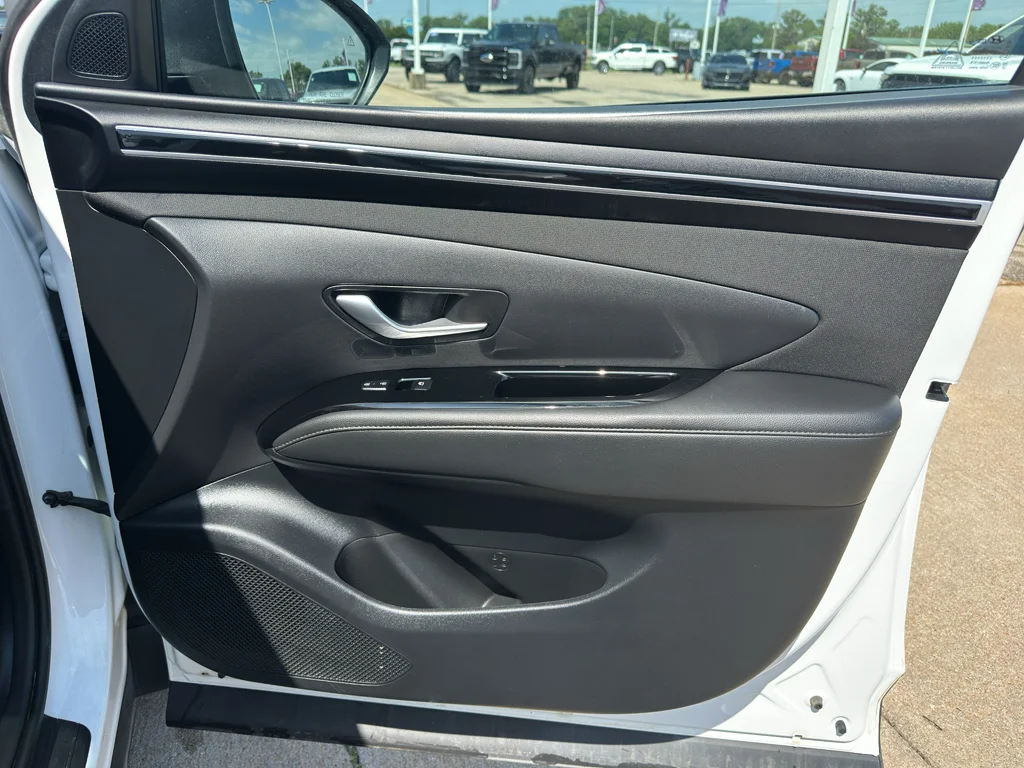 Used 2022 Quartz White Hyundai SEL image 28