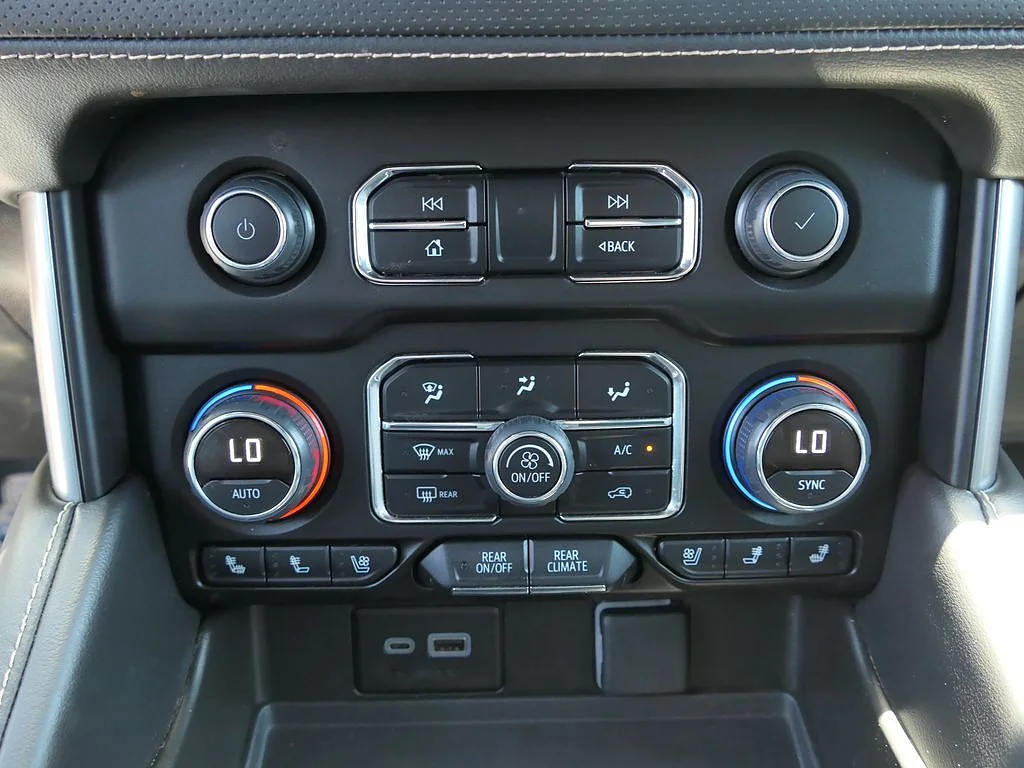 Used 2024 Sterling Gray Metallic Chevrolet Premier image 21
