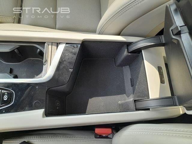 Used 2021 Crystal White Metallic Volvo Inscription image 29