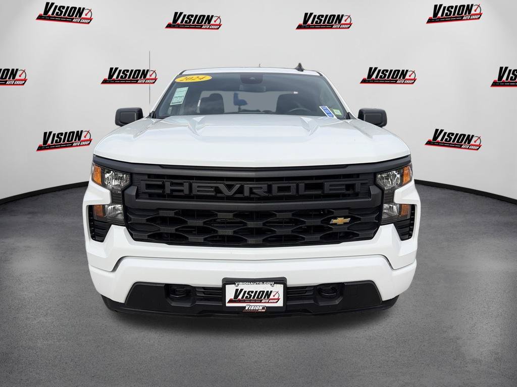 Used 2024 White Chevrolet Custom image 2