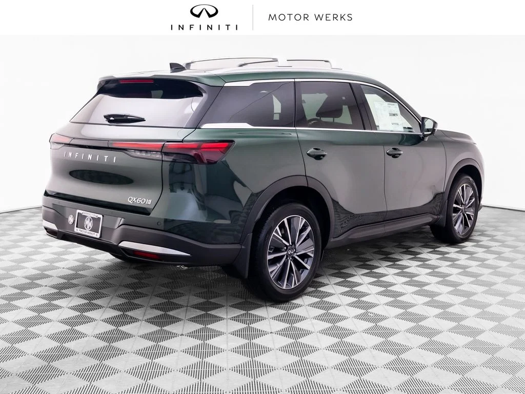 New 2027 DEEP EMERALD INFINITI Luxe AWD image 5