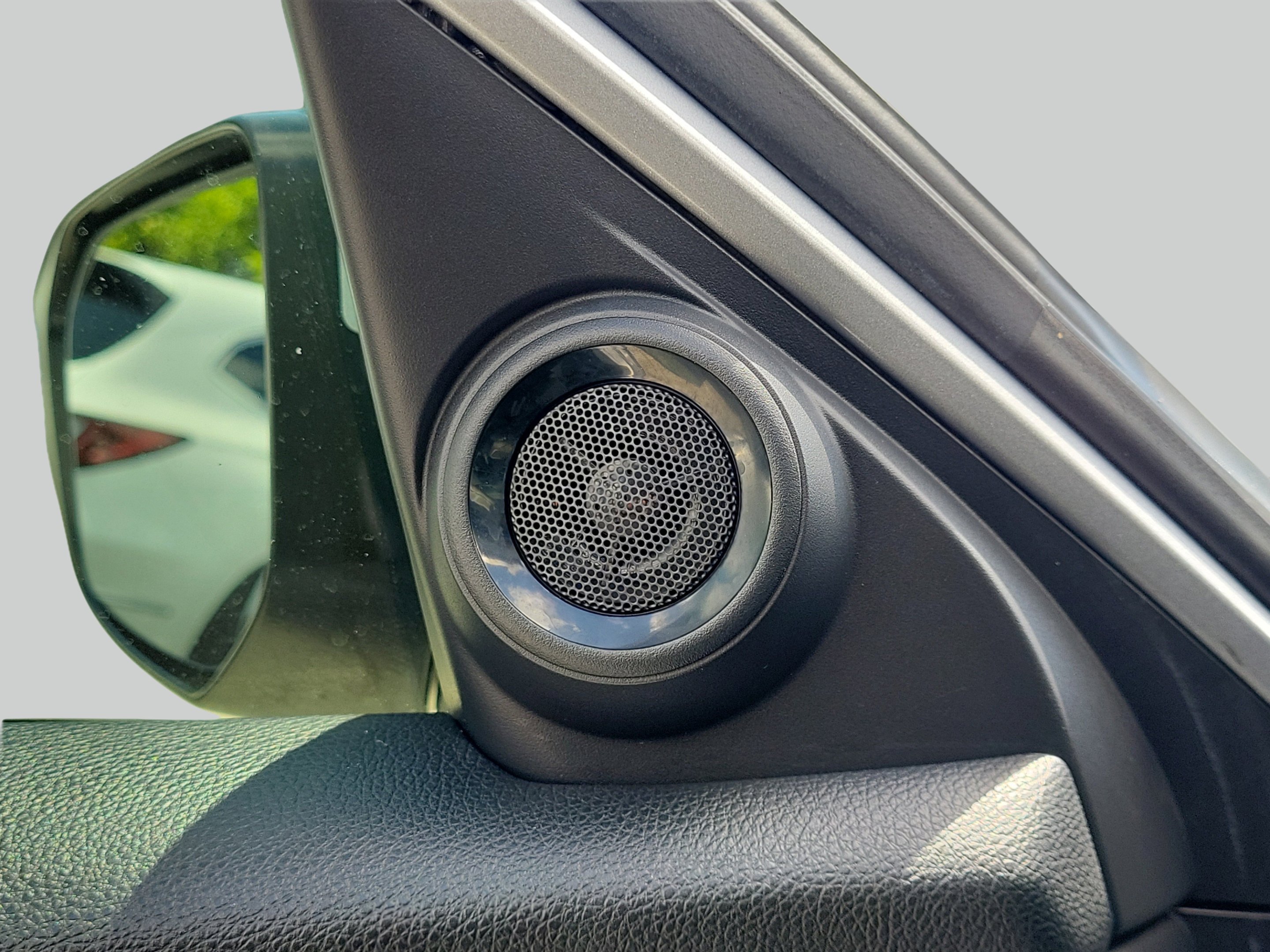 Used 2018 Silver Metallic Honda EX-L image 28