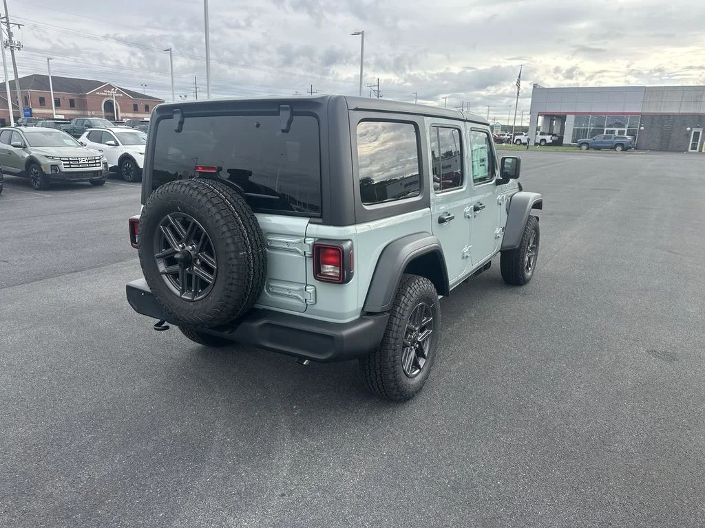 New 2027 Earl Clearcoat Jeep Sport S image 8
