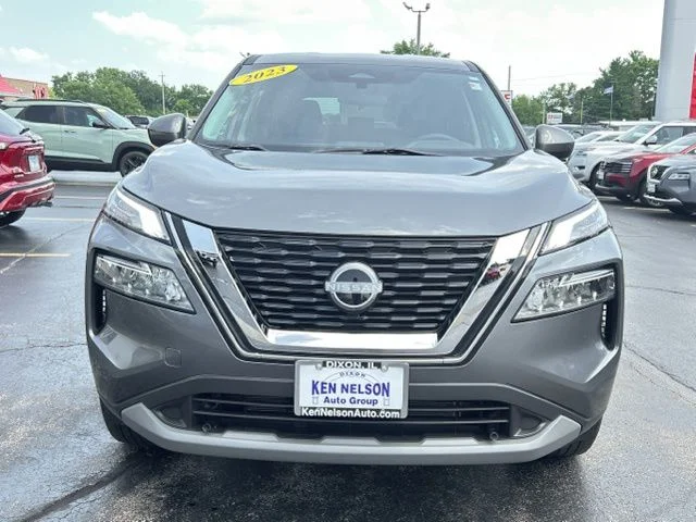 Used 2023 Gray Nissan SV image 13