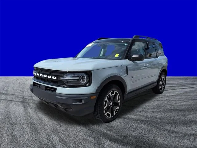 Used 2021 Green Ford Outer Banks image 8