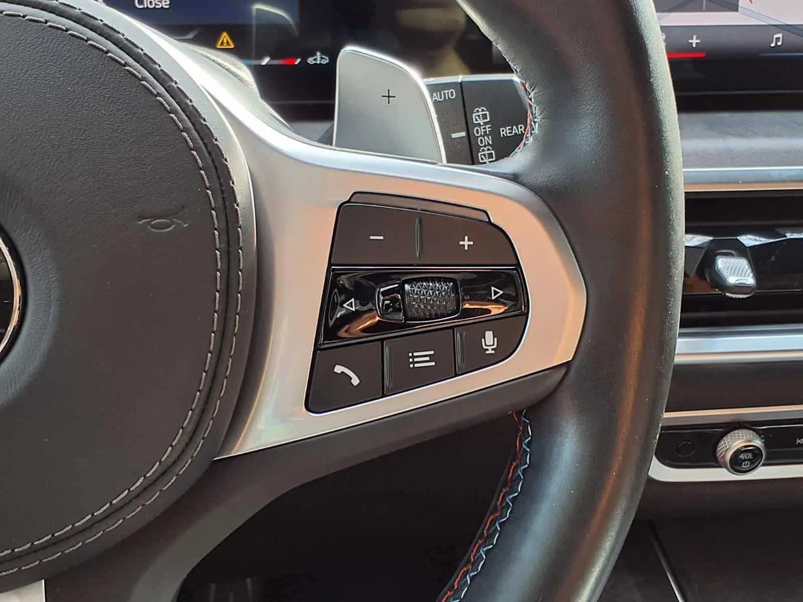 Used 2024  BMW M60i image 26