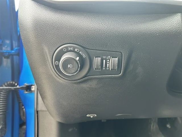 Used 2022 Blue JEEP Latitude Lux image 21