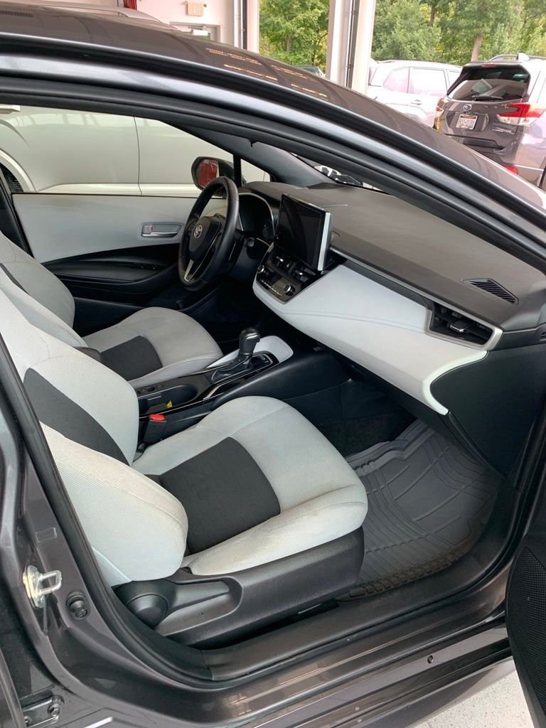 2025 Toyota Corolla Hatchback SE - Photo 19