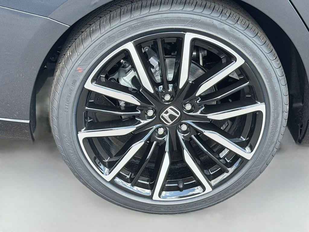 New 2026 Meteorite Gray Metallic Honda Touring image 10