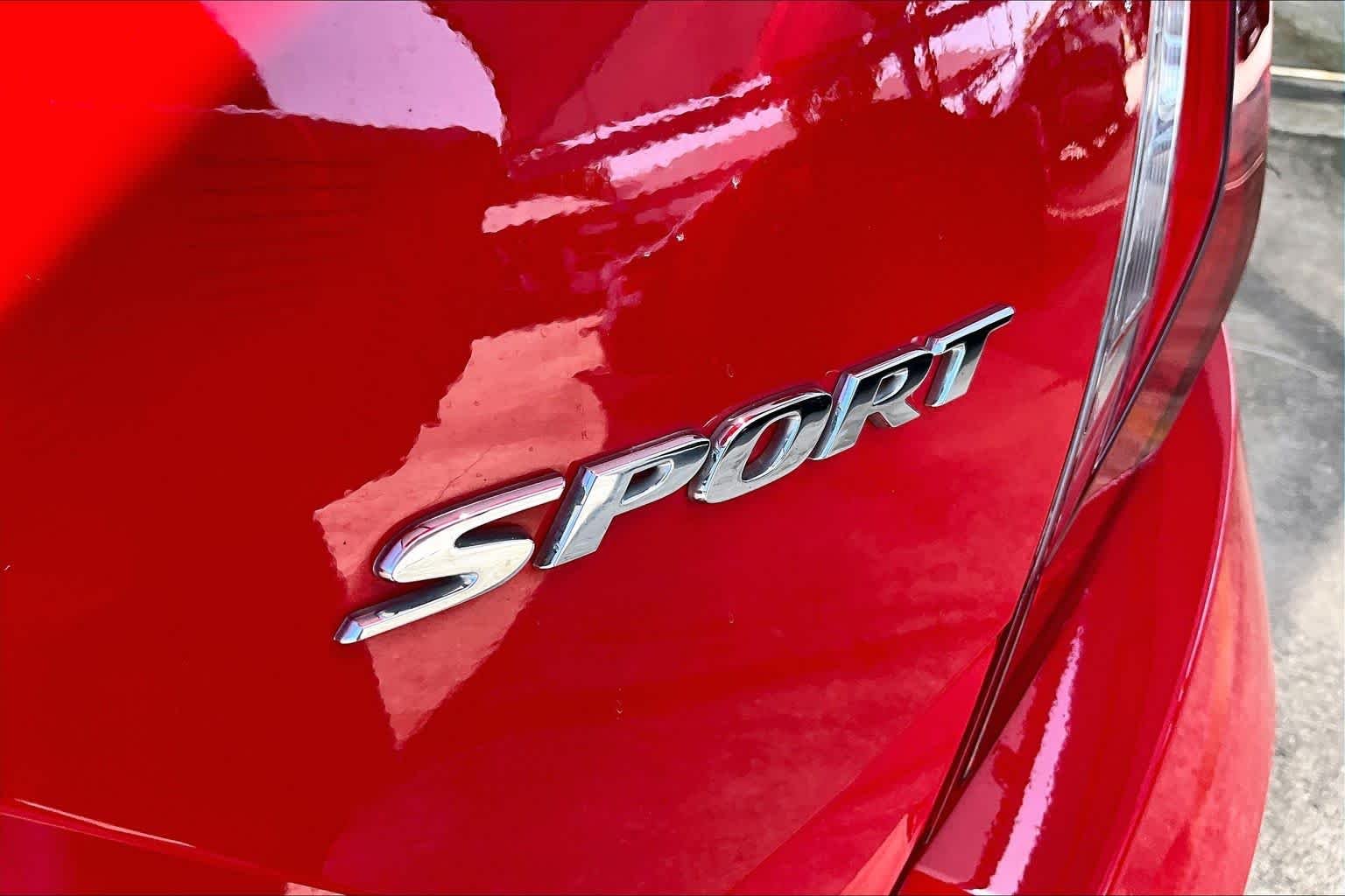 Used 2019 Rallye Red Honda Sport image 10