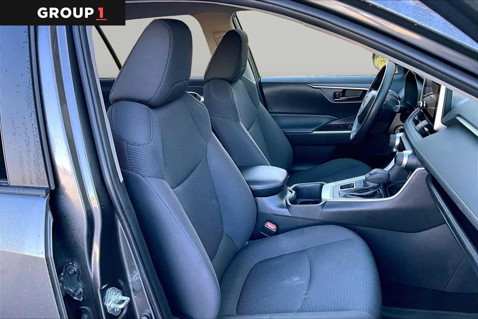 2025 Toyota RAV4 LE - Photo 8
