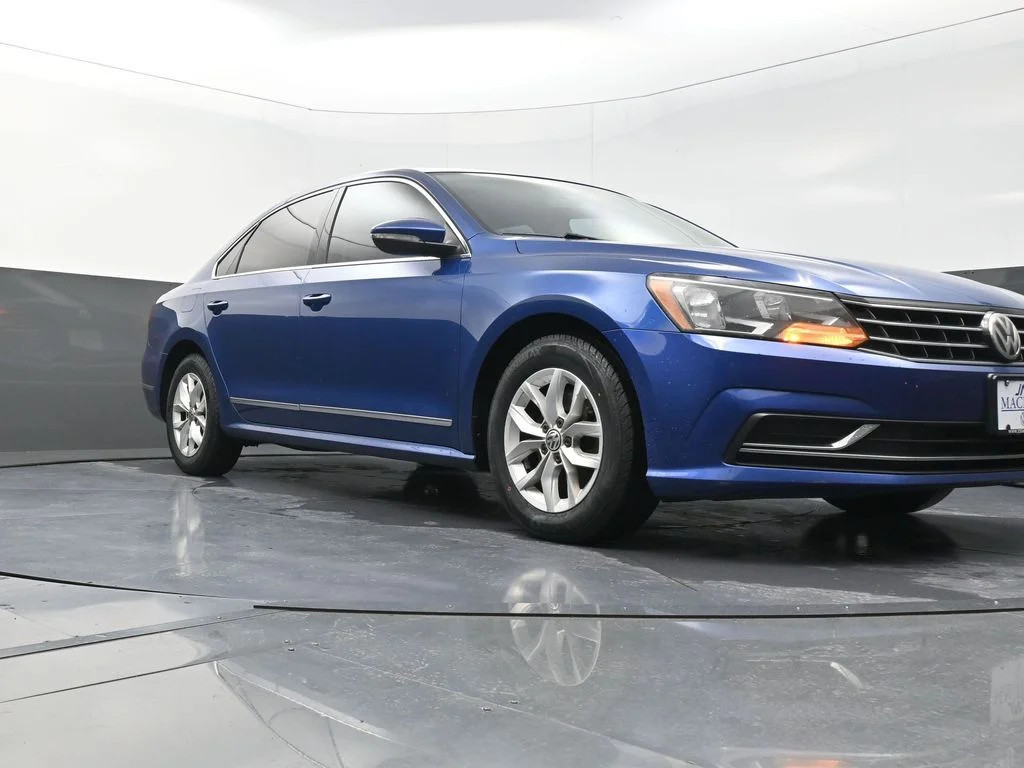Used 2017 Blue Volkswagen 1.8T S image 23