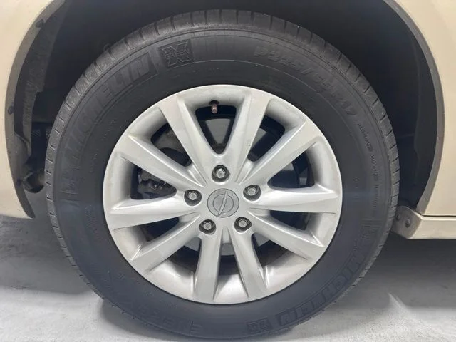 Used 2015 Beige Chrysler Limited image 6