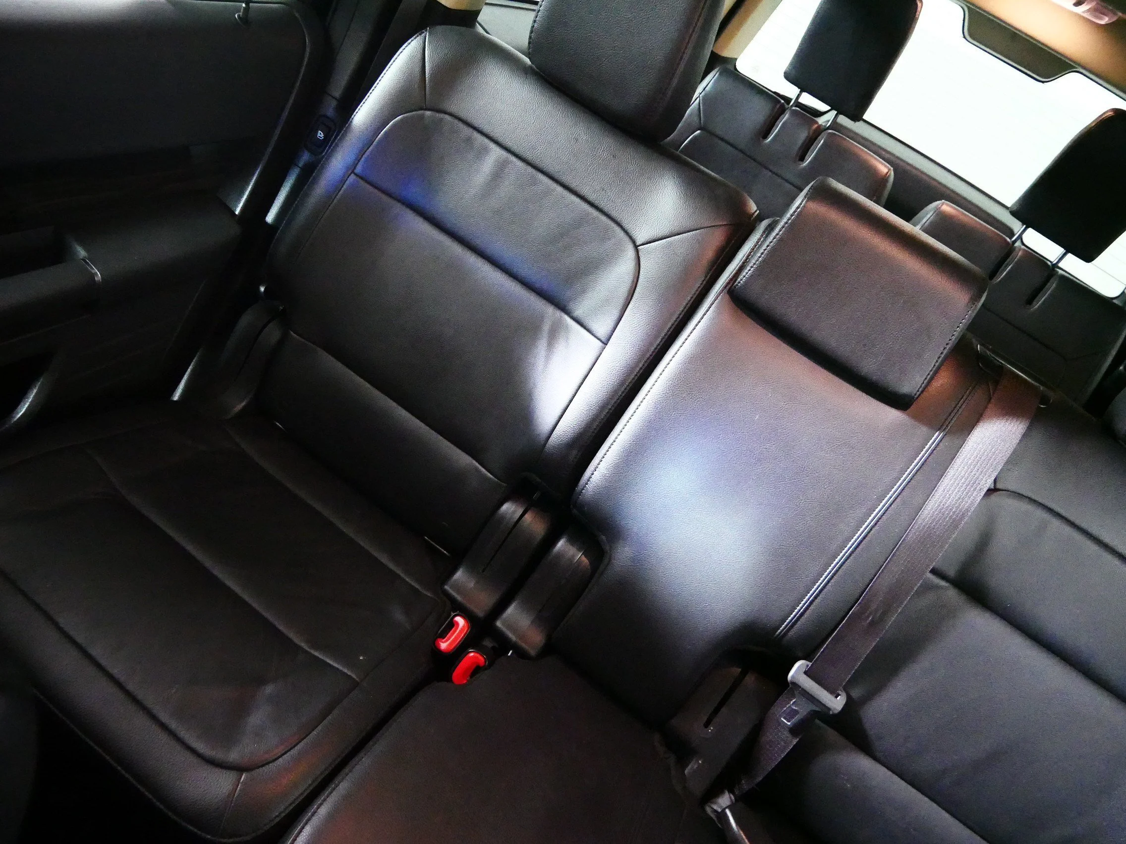 Used 2017 Shadow Black Ford SEL image 12