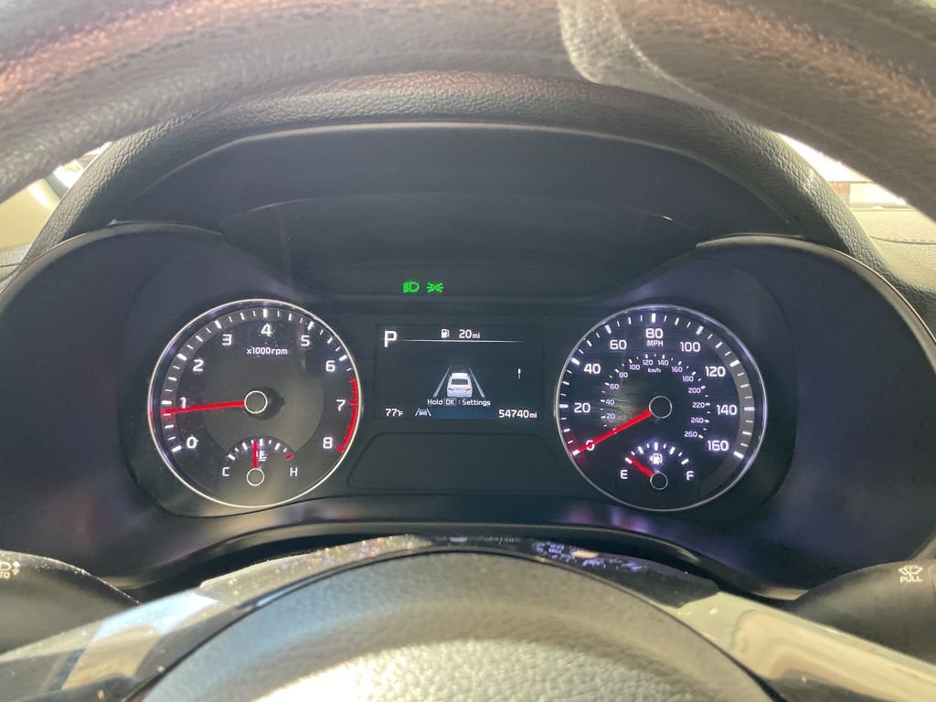 Used 2023 White Kia LXS image 20