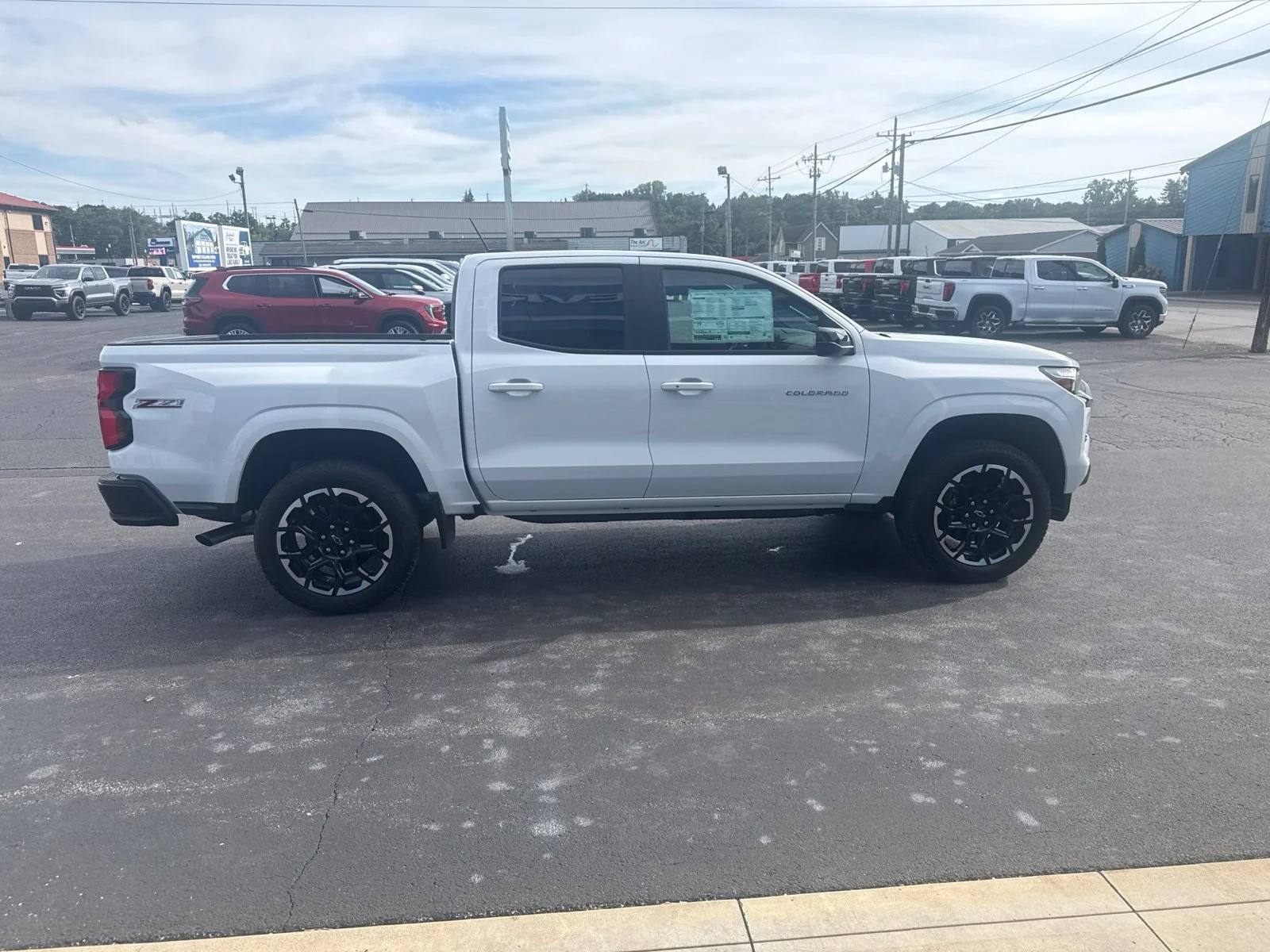 2026 Chevrolet Colorado Z71 - Photo 8