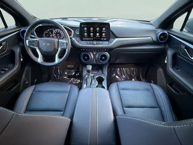 Used 2023 Gray Chevrolet RS image 27
