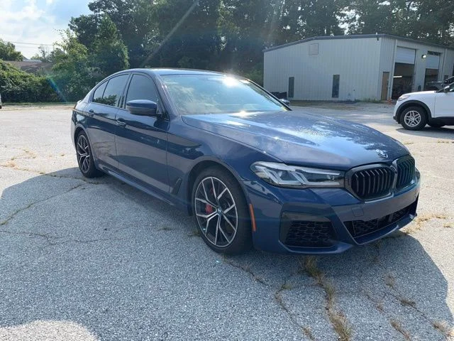 Used 2021 Blue BMW 540i image 2