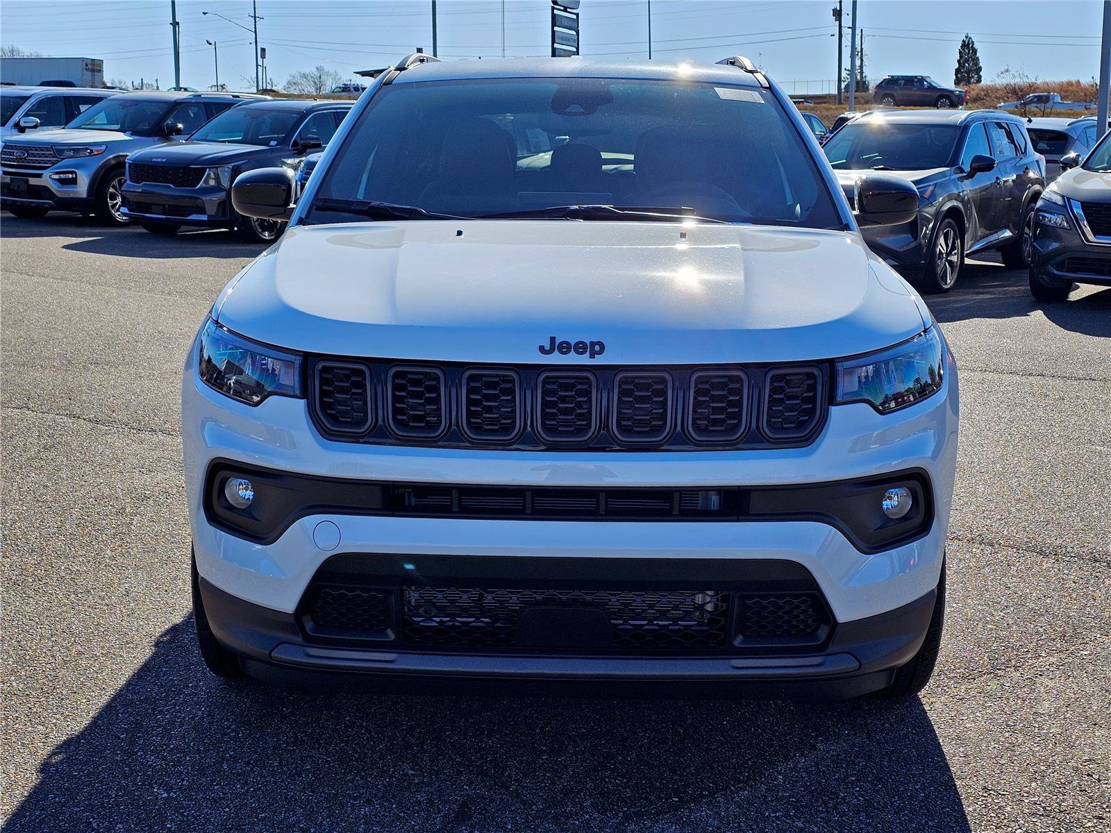 New 2026 Bright White Clearcoat Jeep Latitude Altitude image 2