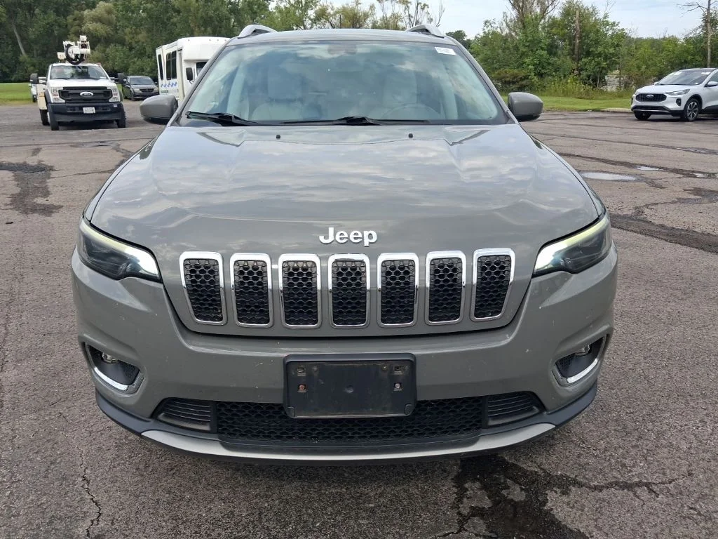 Used 2019 Gray Jeep Limited image 8