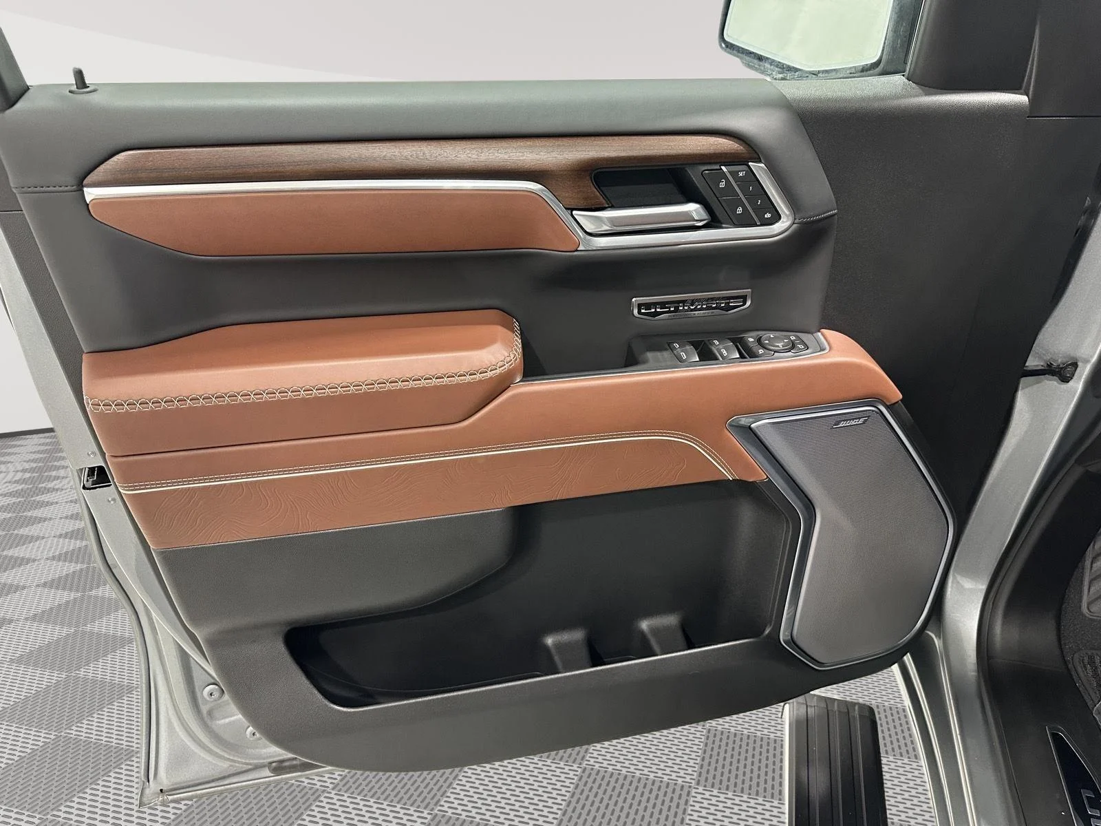 Used 2025 Sterling Metallic GMC Denali Ultimate image 22