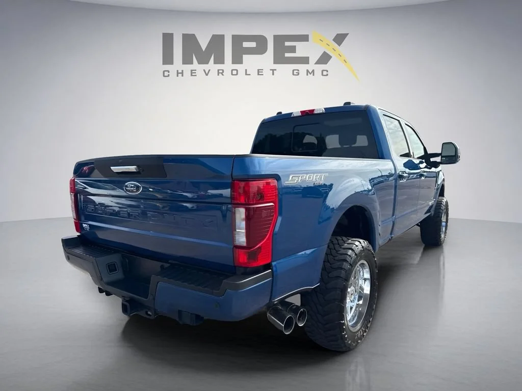 Used 2022  Ford XL image 5