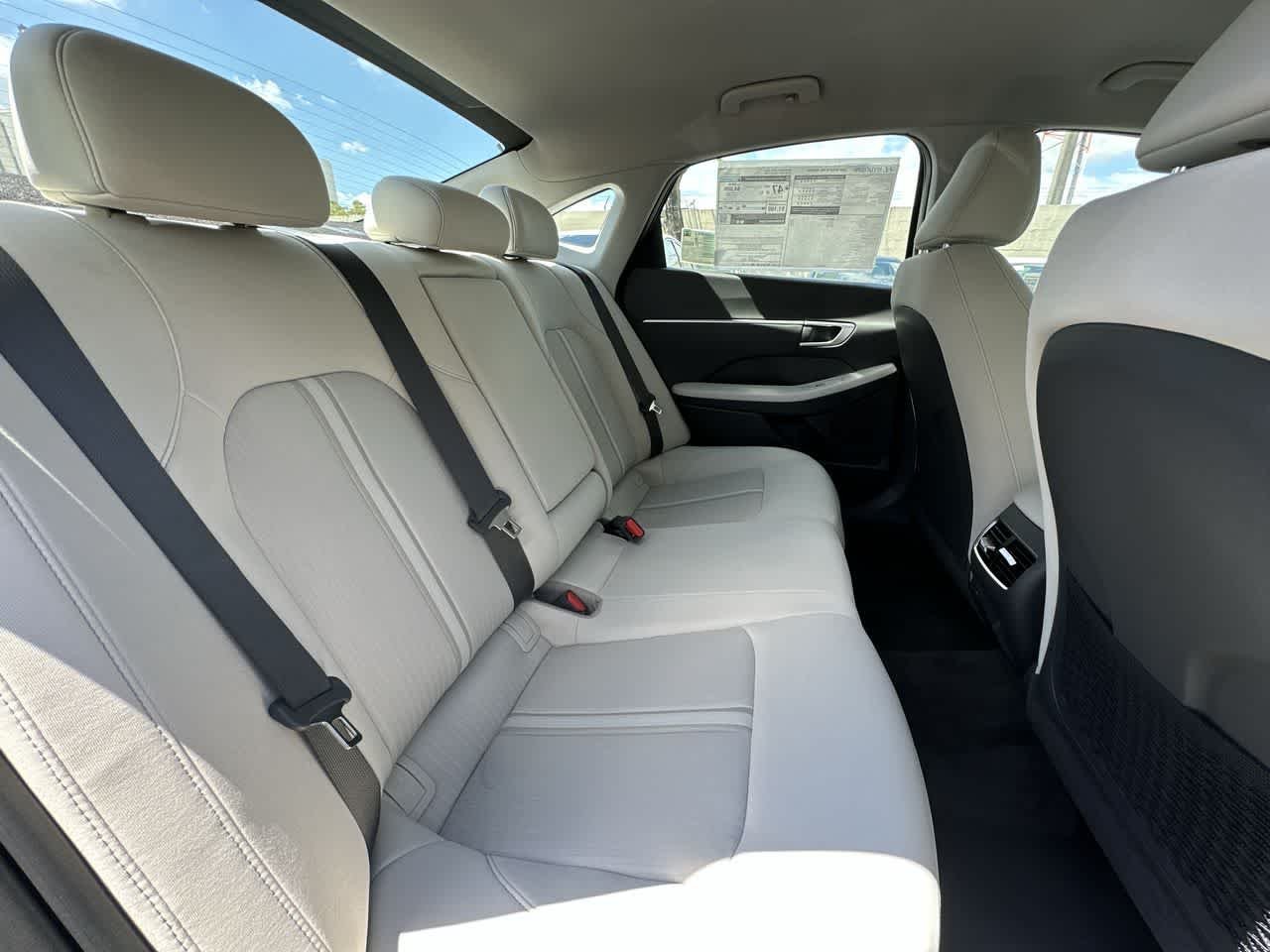 2025 Hyundai Sonata Hybrid SEL - Photo 26