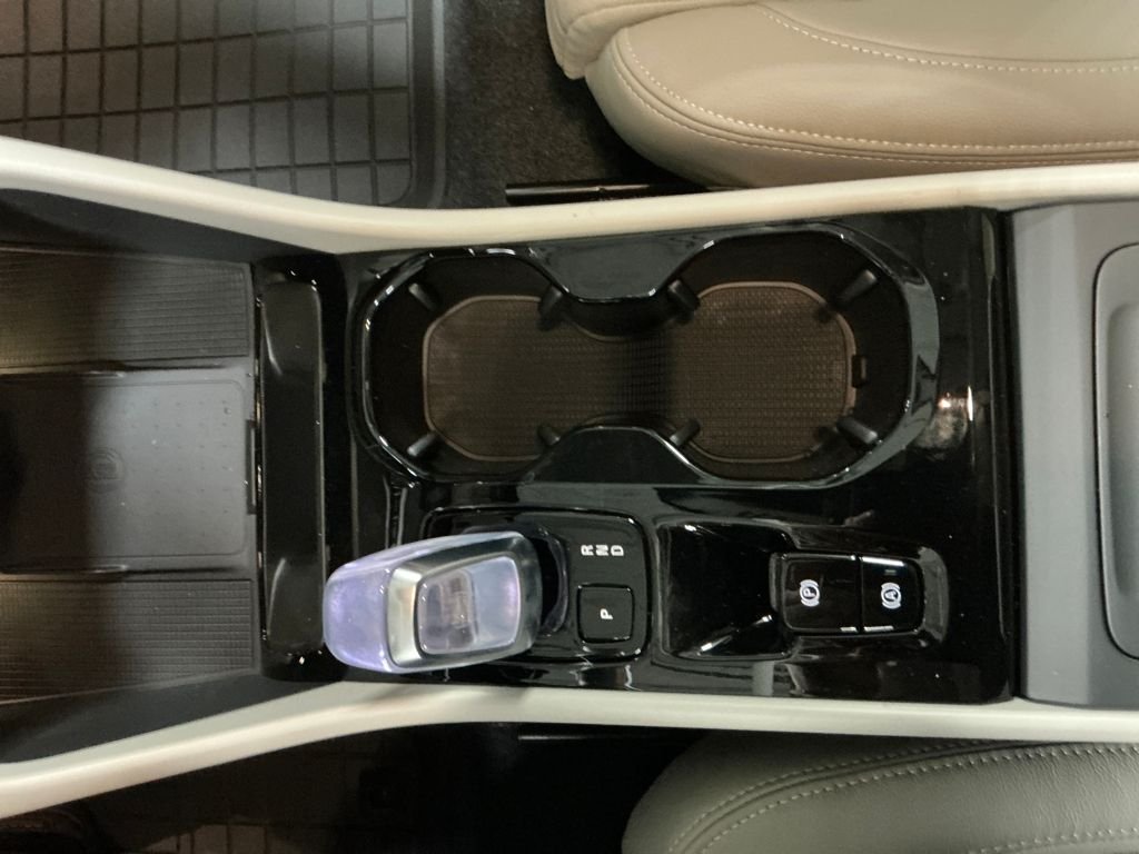 New 2026 Black Volvo B5 Ultra image 18