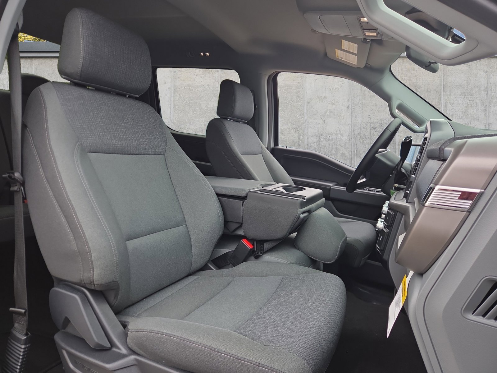 2025 Ford F-150 XLT - Photo 15