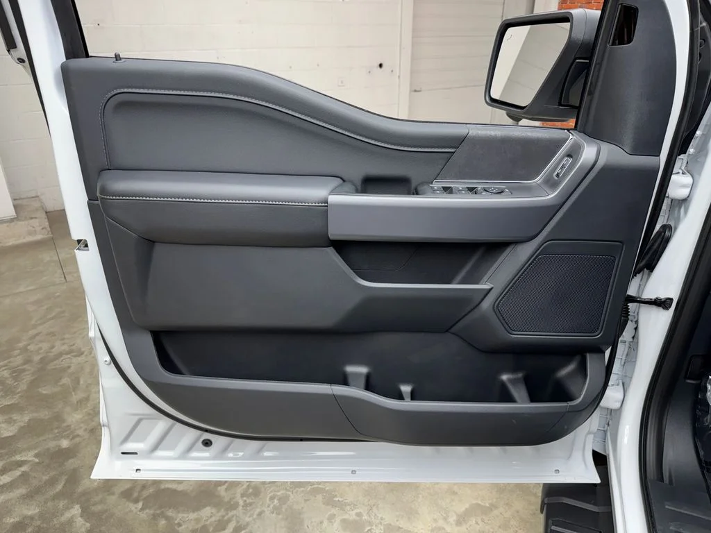 New 2026 Oxford White Ford XLT image 10