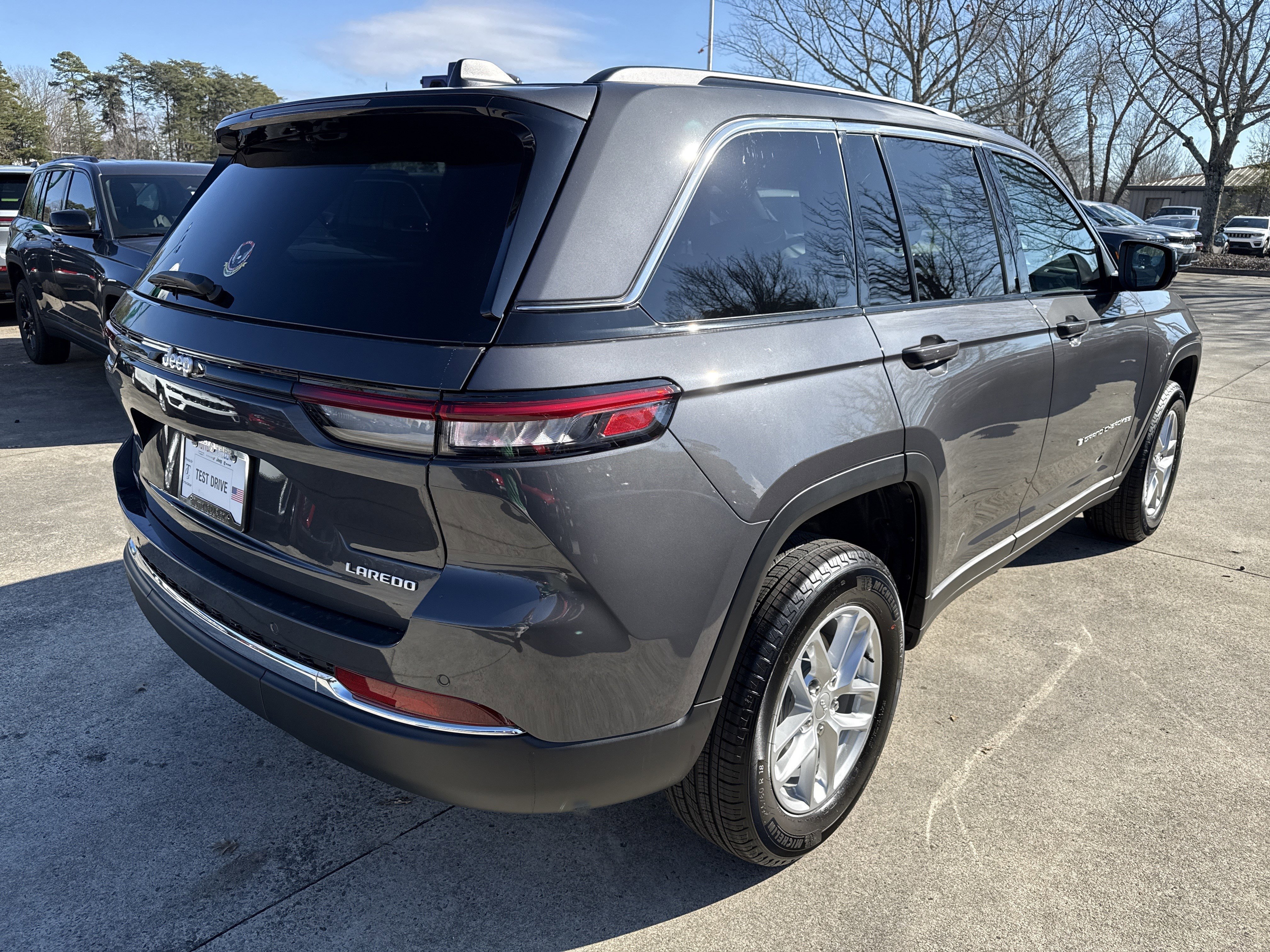 New 2025 Baltic Gray Metallic Clearcoat Jeep Laredo image 7