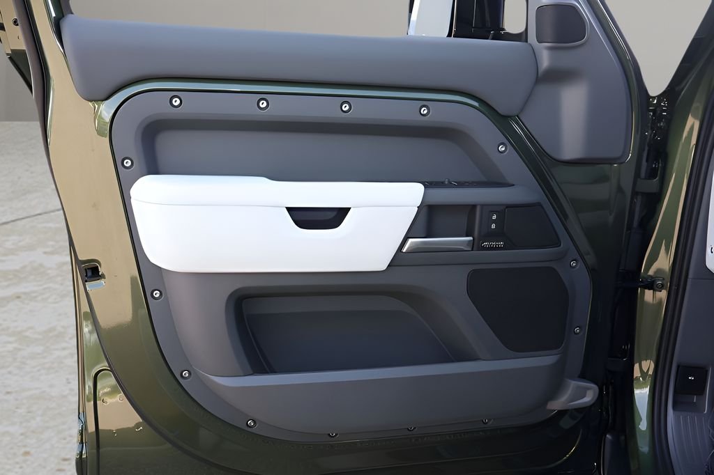 New 2026 Woolstone Green Land Rover X-Dynamic SE image 11