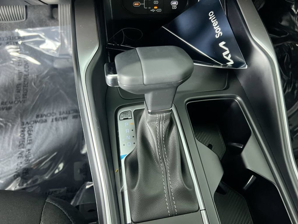 New 2026 Glacial White Pearl Kia LX image 20
