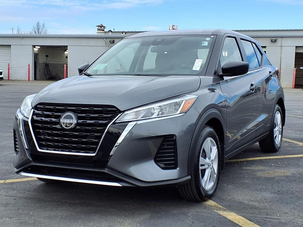 Certified 2025 Nissan KICKS PLAY Base with VIN 3N1CP5BV2SL481330 for sale in Kansas City