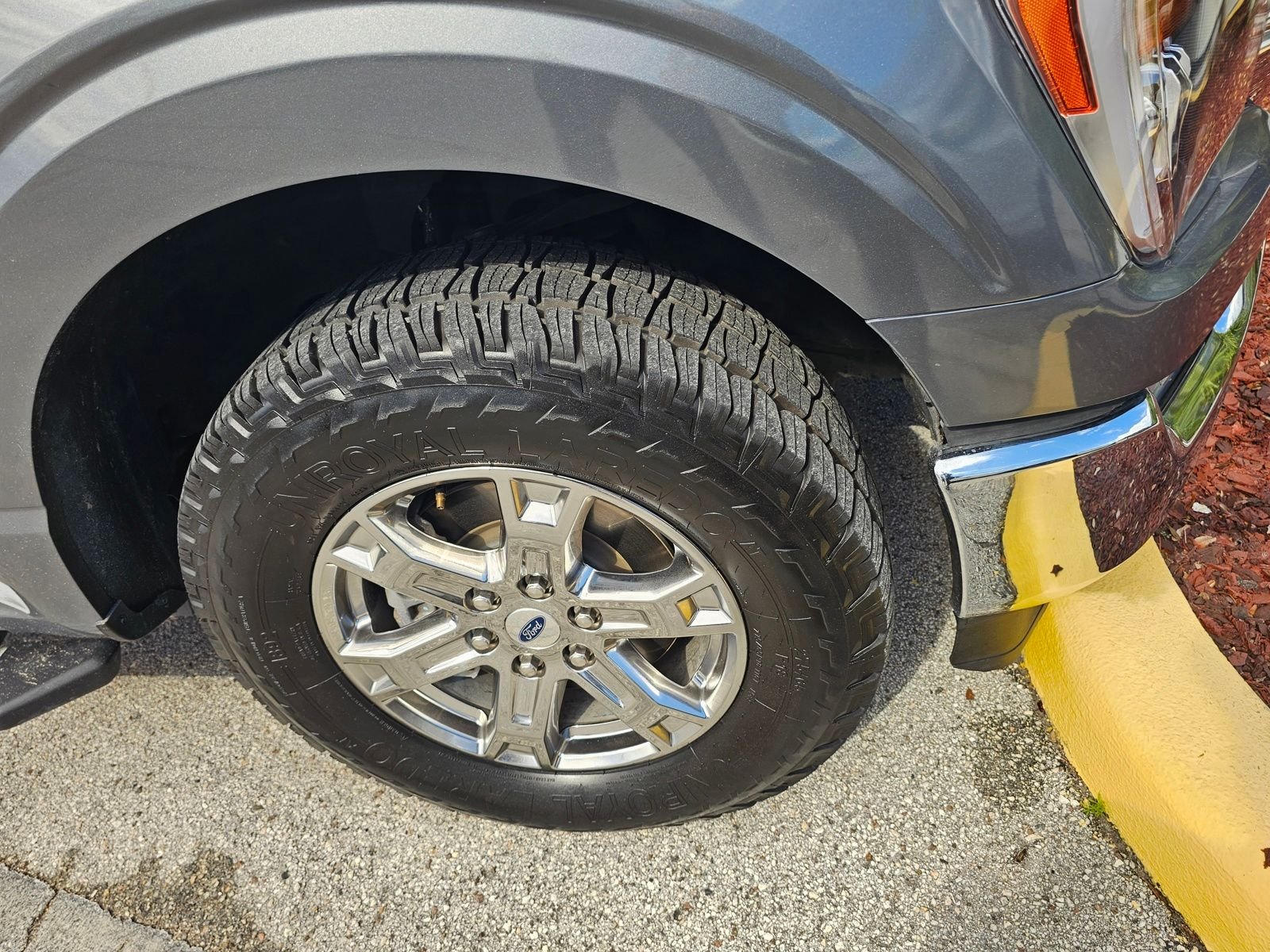 Used 2022 Gray Ford XLT image 7