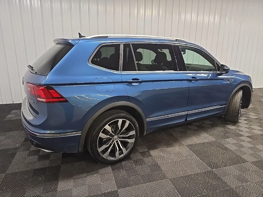 Used 2020 Blue Volkswagen 2.0T SEL Premium R-Line image 3