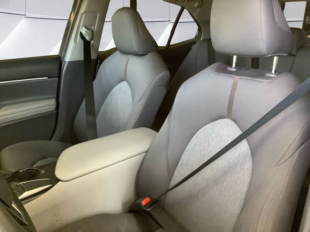 Used 2018 Gray Toyota LE image 8
