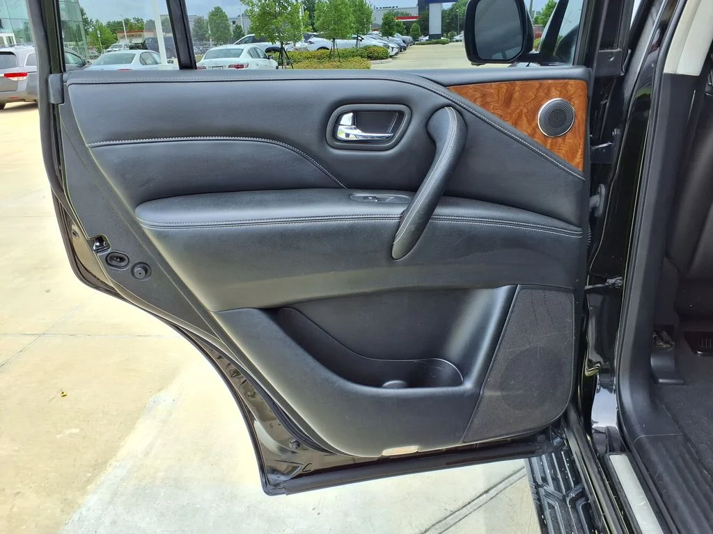 Used 2019 Black INFINITI LUXE image 20