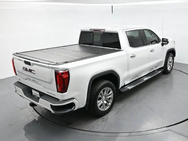 Used 2019 WHITE FROST TRICOAT GMC Denali image 38