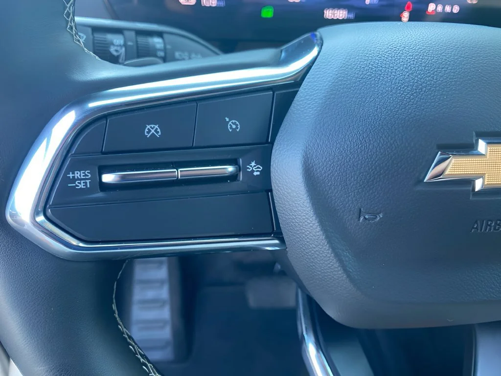 Used 2024 Summit White Chevrolet LT image 20