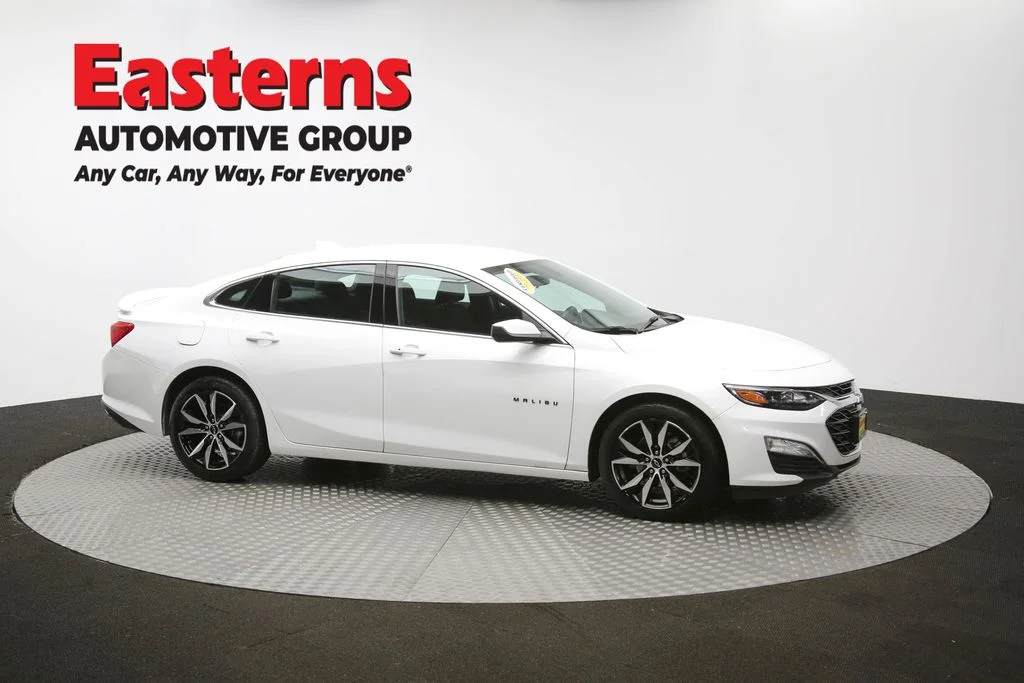 Used 2022 White Chevrolet RS image 43