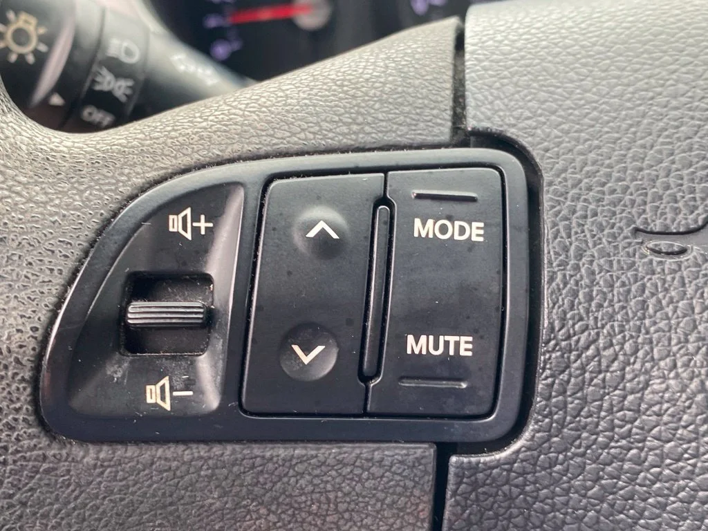 Used 2015 Silver Kia LX image 21