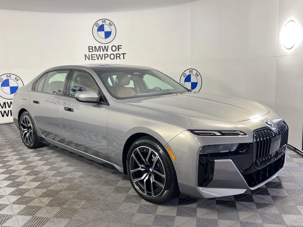 Used 2026 Gray Metallic BMW 740i xDrive image 1