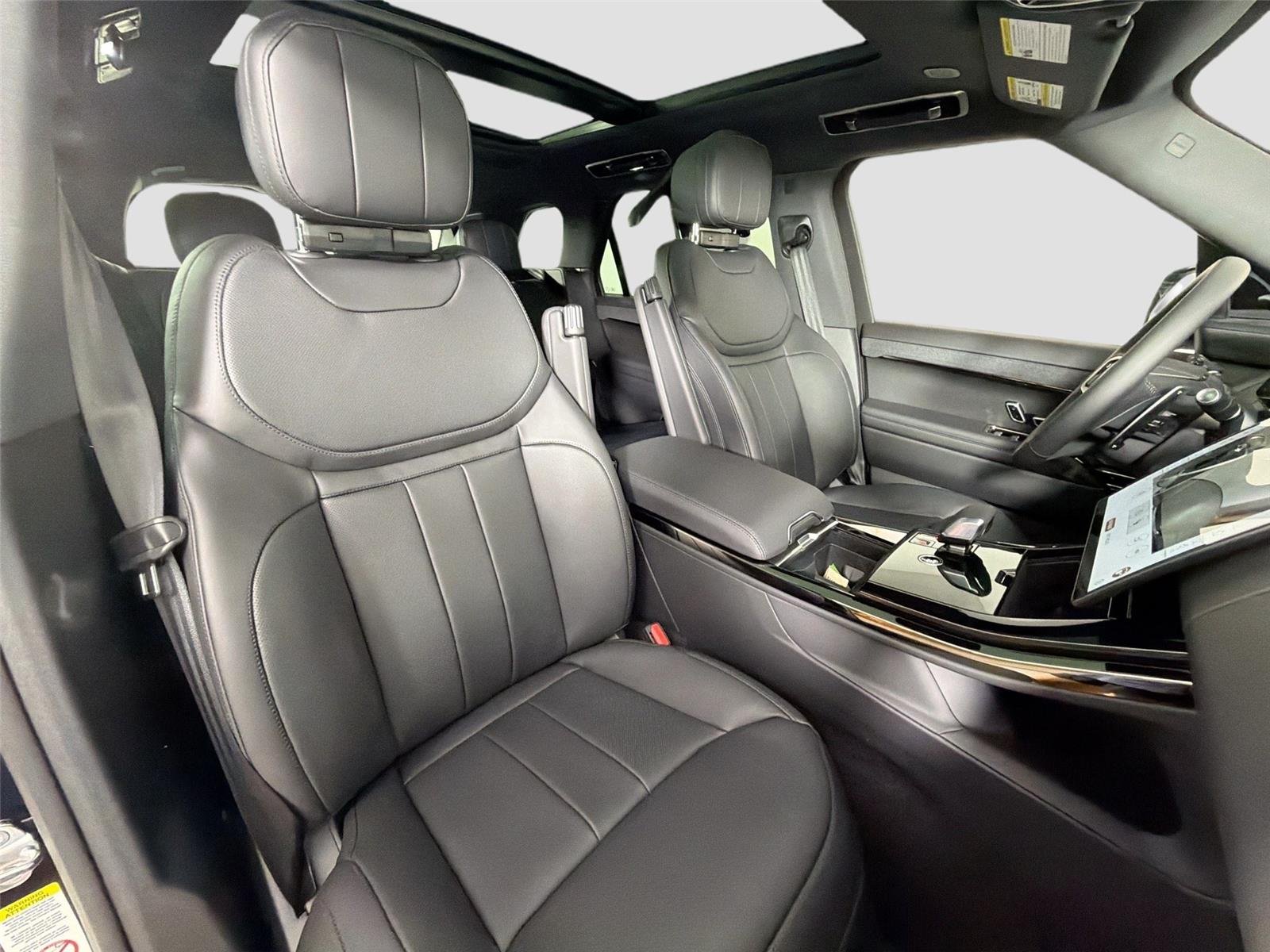 New 2026 Santorini Black LAND ROVER Dynamic SE image 26